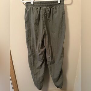Wilo wind pants. Size XS. Color kind of greenish.